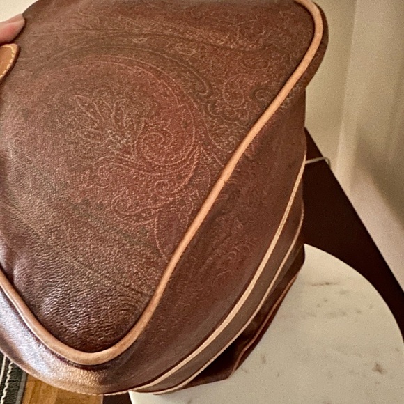 Vintage Etro Travel Duffle Bag with lock and keys - Picture 11 of 17
